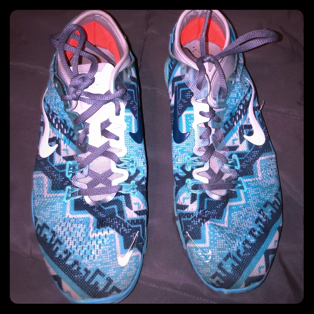 Nike tennis shoes